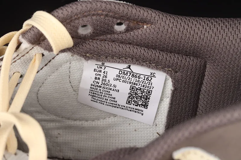 All categories Air Jordan Jordan series basketball shoes Air Jordan 1 Low pure original version Travis Scott x Air Jordan 1 Low OG "Reverse Mocha" AJ1 Joe 1 reverse mocha brown and white barb joint casual sports basketball shoes DM7866-162